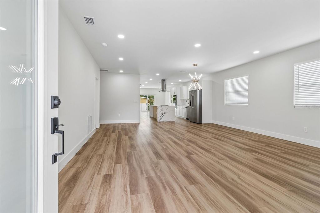 Image 7 of property listing at 4509 N 39TH STREET, Tampa, FL 33610