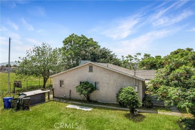 9967 Cedar Avenue, Bloomington, CA 92316