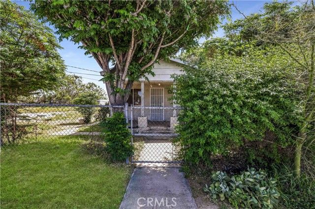 9967 Cedar Avenue, Bloomington, CA 92316