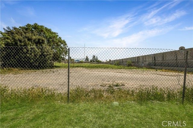 9967 Cedar Avenue, Bloomington, CA 92316