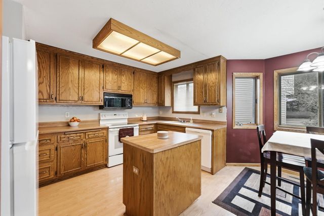 3287 Spruce Trail SW, Prior Lake, MN 55372