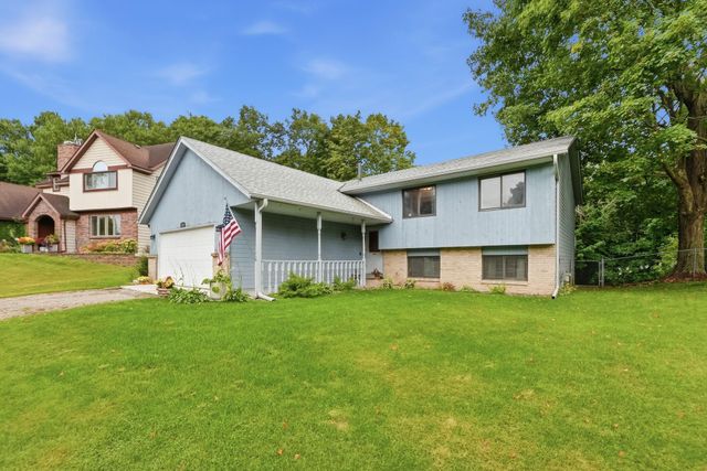 3287 Spruce Trail SW, Prior Lake, MN 55372
