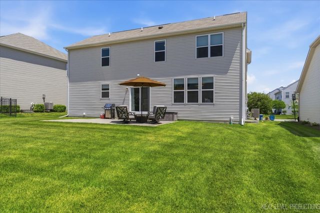708 Rochester Lane, South Elgin, IL 60177