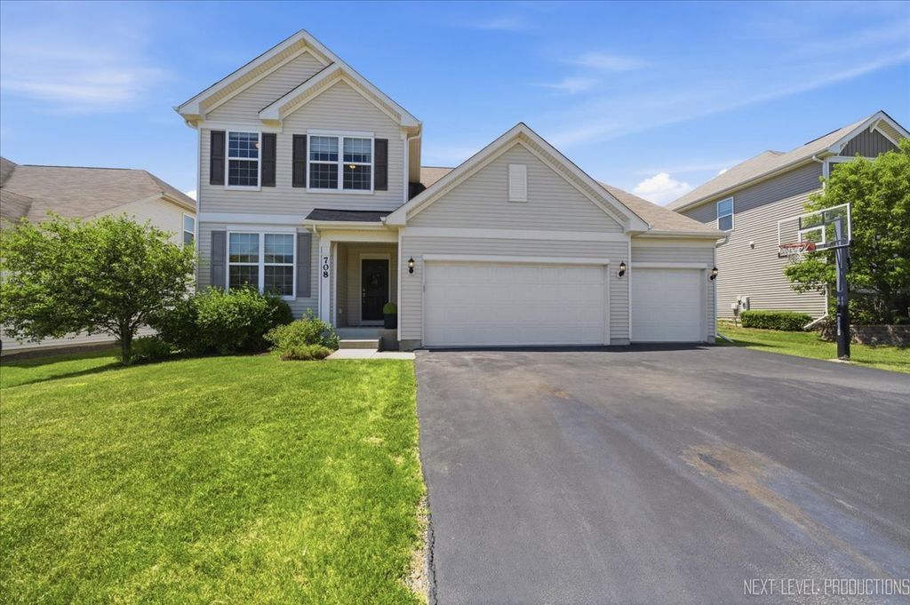 708 Rochester Lane, South Elgin, IL 60177