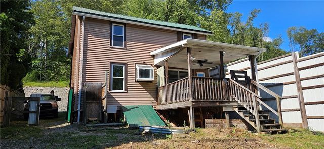 107 High Street, Kiskiminetas Twp, PA 15618