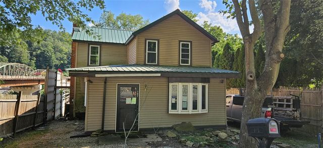 107 High Street, Kiskiminetas Twp, PA 15618