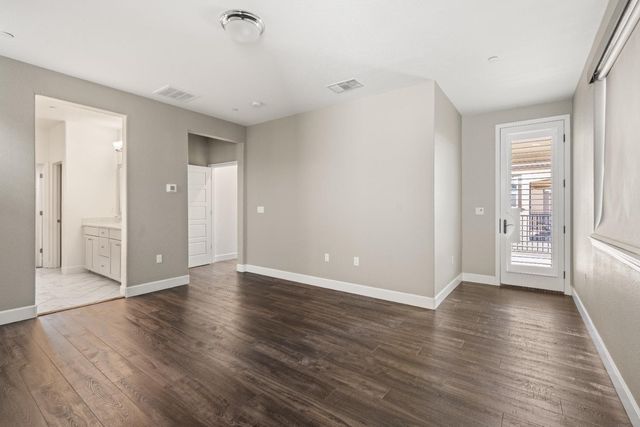 5649 Harveston Way, Sacramento, CA 95835