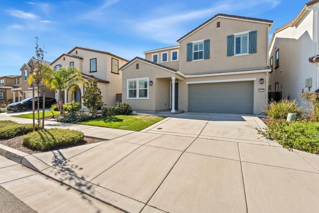 5649 Harveston Way, Sacramento, CA 95835