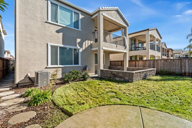 5649 Harveston Way, Sacramento, CA 95835