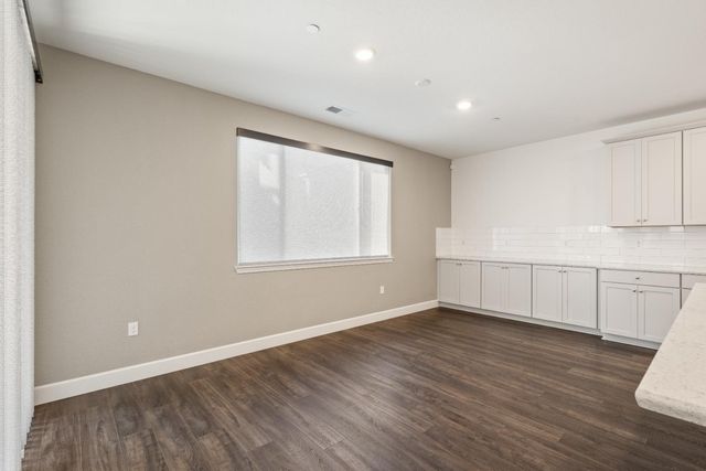 5649 Harveston Way, Sacramento, CA 95835