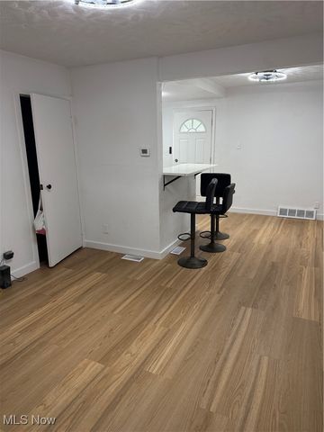 461 Kenwood Drive T3, Euclid, OH 44123