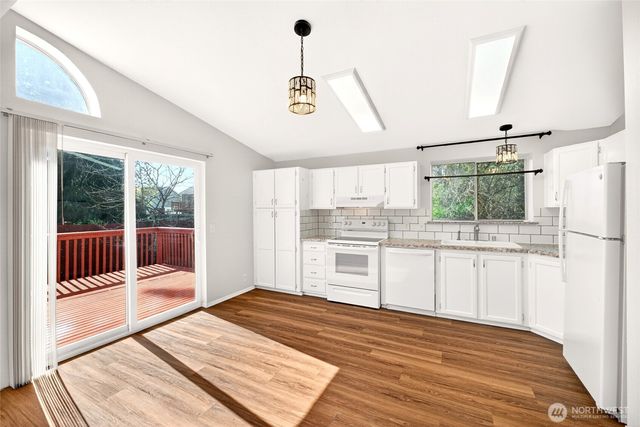 22110 Cedarview Drive E, Bonney Lake, WA 98391