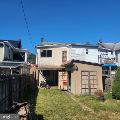 526 N 2ND ST, Lykens, PA 17048