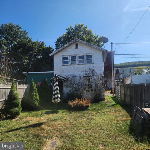 526 N 2ND ST, Lykens, PA 17048