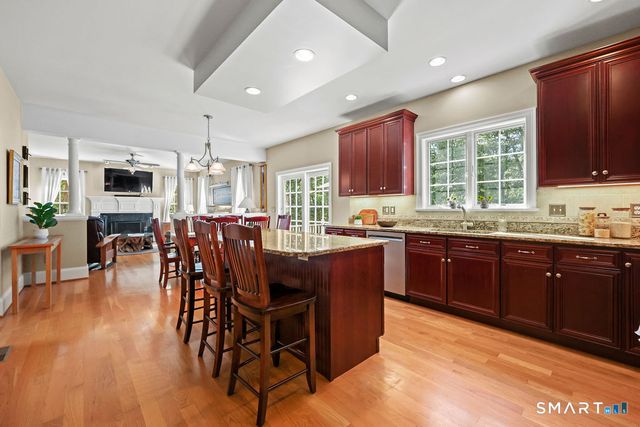 100 Hollister Drive, Avon, CT 06001