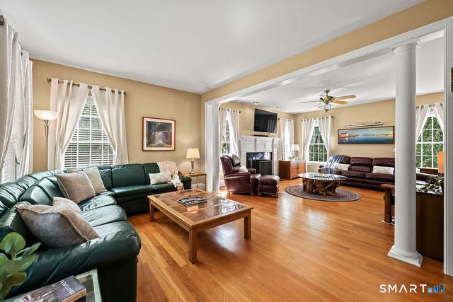 100 Hollister Drive, Avon, CT 06001