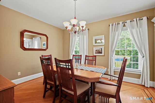 100 Hollister Drive, Avon, CT 06001