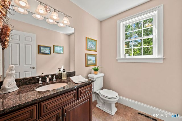 100 Hollister Drive, Avon, CT 06001
