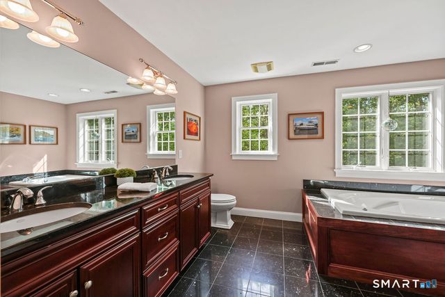 100 Hollister Drive, Avon, CT 06001