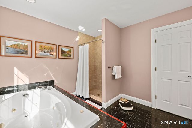 100 Hollister Drive, Avon, CT 06001