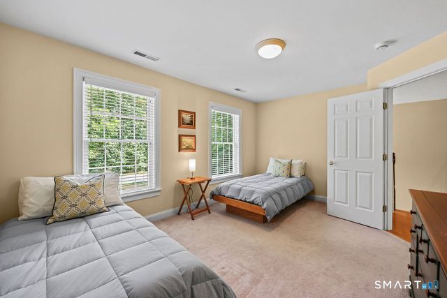 100 Hollister Drive, Avon, CT 06001
