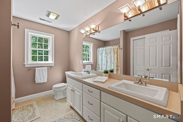 100 Hollister Drive, Avon, CT 06001