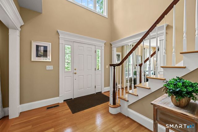 100 Hollister Drive, Avon, CT 06001