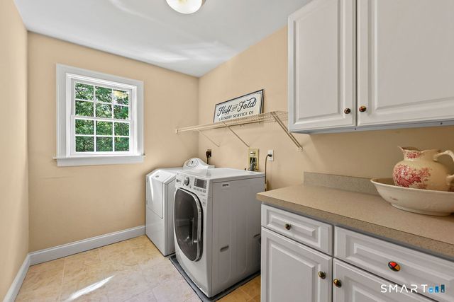 100 Hollister Drive, Avon, CT 06001