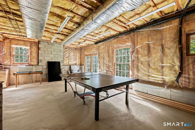 100 Hollister Drive, Avon, CT 06001
