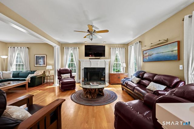 100 Hollister Drive, Avon, CT 06001
