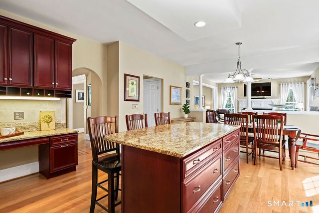 100 Hollister Drive, Avon, CT 06001