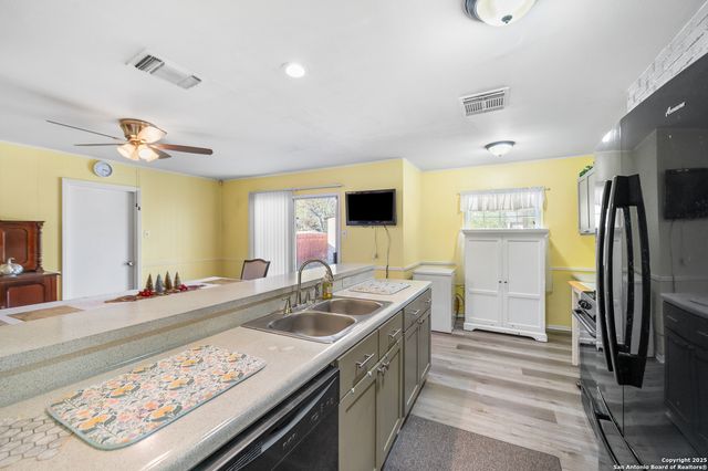 4423 SUN VISTA LN, San Antonio, TX 78217