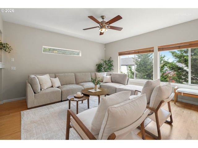 13601 Se ROLLING MEADOWS Dr, Happy Valley, OR 97086