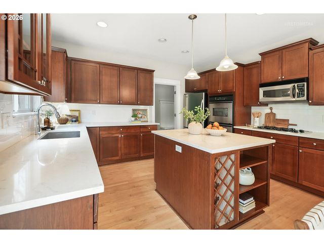 13601 Se ROLLING MEADOWS Dr, Happy Valley, OR 97086