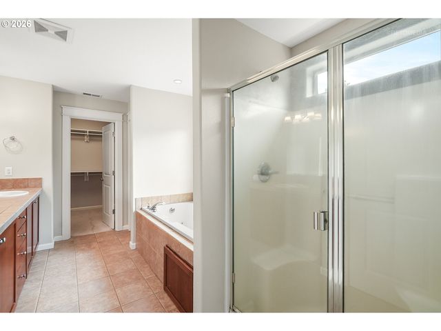 13601 Se ROLLING MEADOWS Dr, Happy Valley, OR 97086