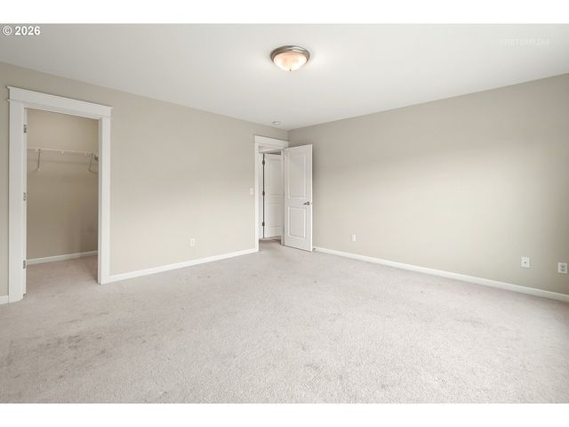 13601 Se ROLLING MEADOWS Dr, Happy Valley, OR 97086