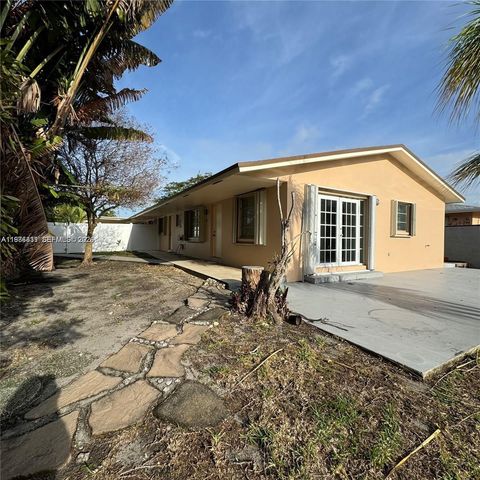 590 NE 20th St 2, Wilton Manors, FL 33305