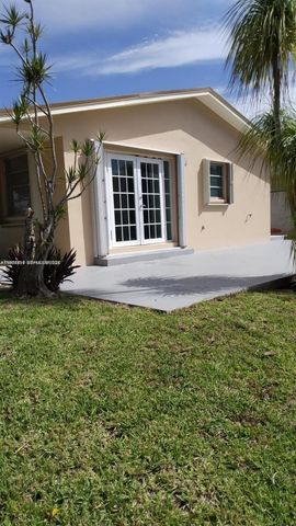 590 NE 20th St 2, Wilton Manors, FL 33305