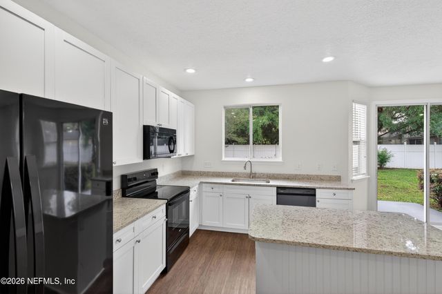2425 ADAMS LAKE Boulevard, Jacksonville, FL 32221