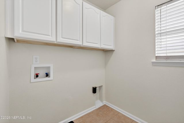 2425 ADAMS LAKE Boulevard, Jacksonville, FL 32221
