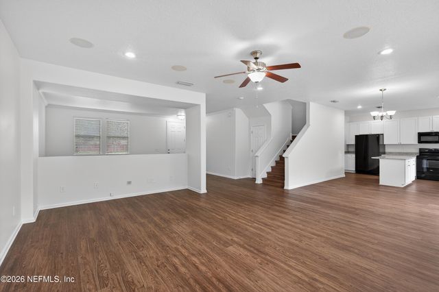 2425 ADAMS LAKE Boulevard, Jacksonville, FL 32221