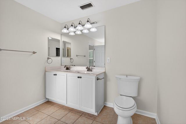2425 ADAMS LAKE Boulevard, Jacksonville, FL 32221