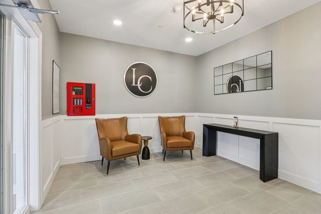 10100 S Willow St Unit 208, Manchester, NH 03103