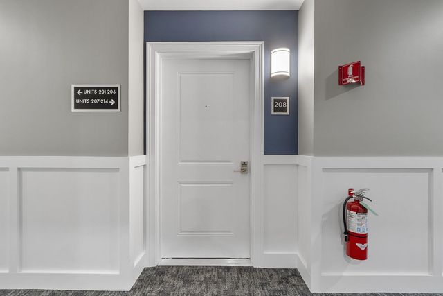 10100 S Willow St Unit 208, Manchester, NH 03103