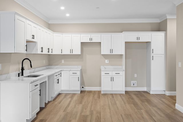 10100 S Willow St Unit 208, Manchester, NH 03103