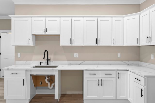 10100 S Willow St Unit 208, Manchester, NH 03103