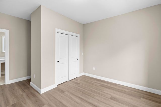 10100 S Willow St Unit 208, Manchester, NH 03103