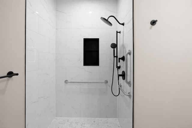 10100 S Willow St Unit 208, Manchester, NH 03103