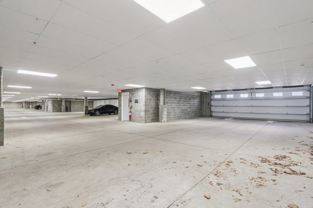 10100 S Willow St Unit 208, Manchester, NH 03103