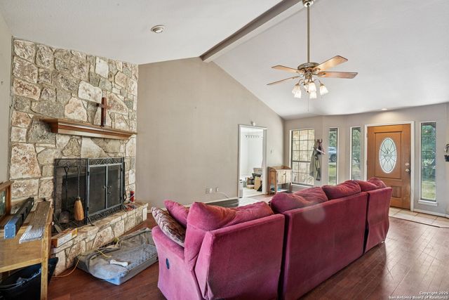 1290 Hidden Oaks, Bulverde, TX 78163